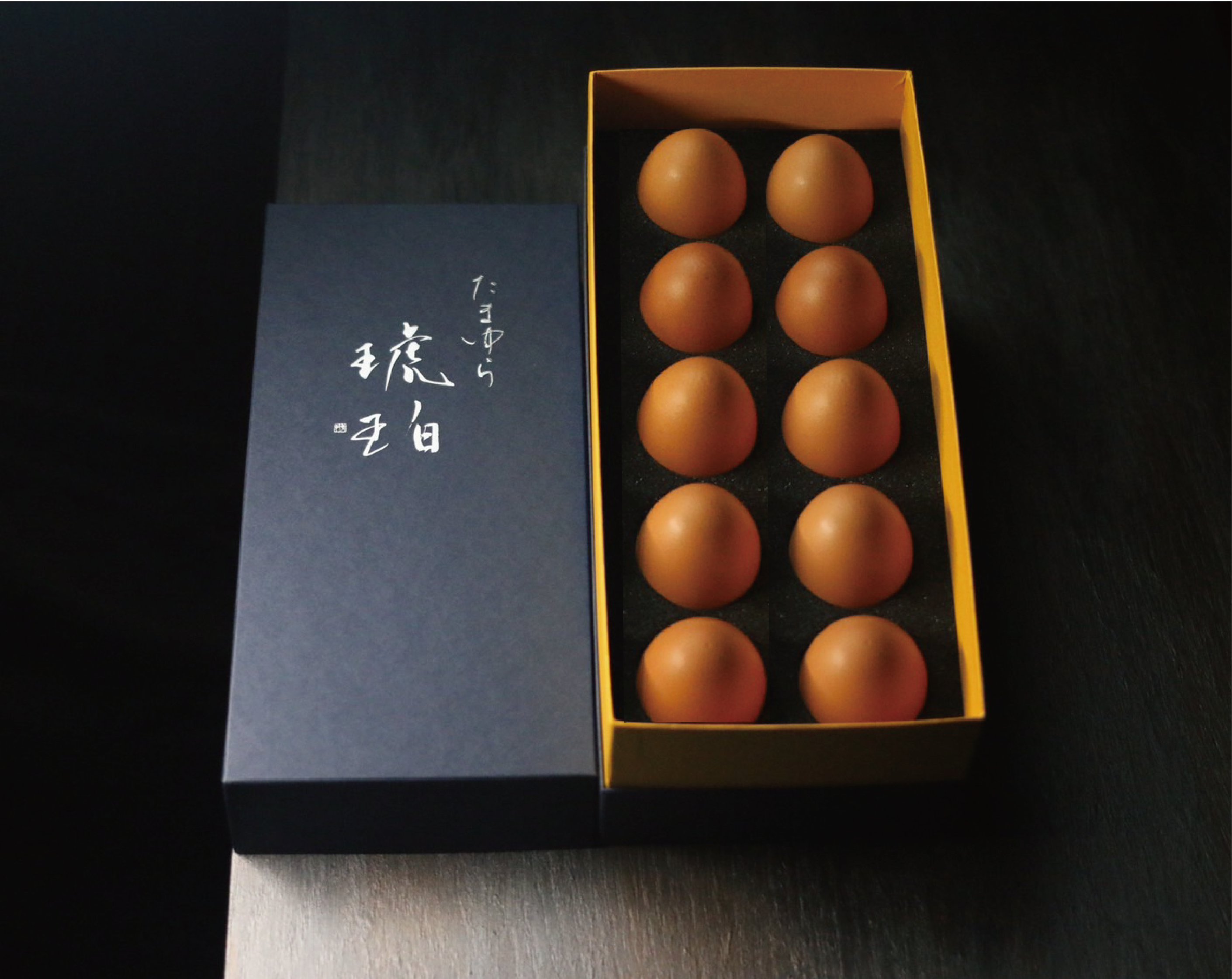 こはくファーム プレミアム鶏卵「たまゆら琥珀」「千紫万紅」 | 商品