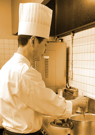 セントラルホテル鴨嶋で愛され続けている ビーフカレーをレトルトにしてみました。